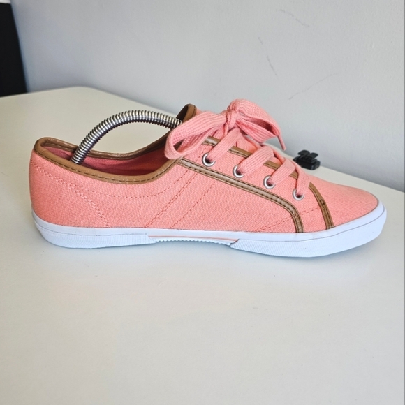 Isaac Mizrahi Women's Peach Canvas Low Top Sneakers Size 11 - Picture 6 of 10
